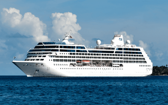 Cruise-ship-cr01BbW3dy.png