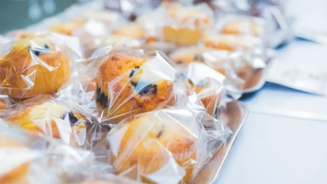 food in plastic-CWhXpzrMb1.webp