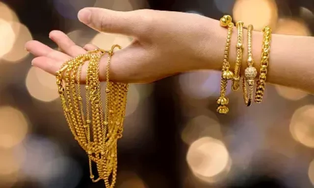 gold jwel-vbsnDqWDqo.webp