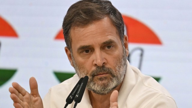 rahul gandhi-Dlsnpqx71Z.jpg