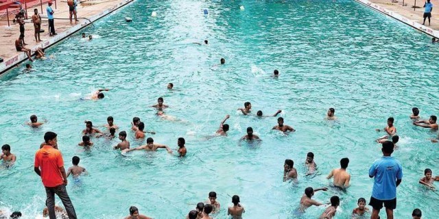 swimming pool-HZC2i8r4Qu.jpeg