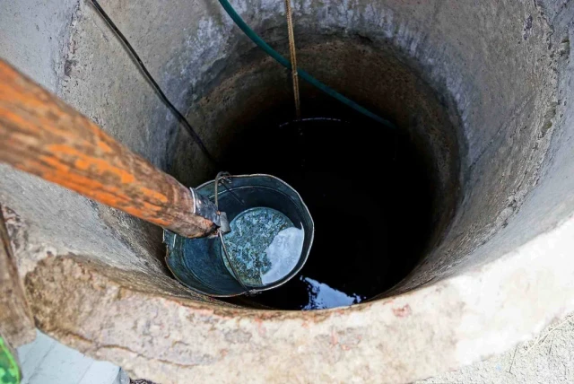 waste in water-KK7swfZSlF.webp